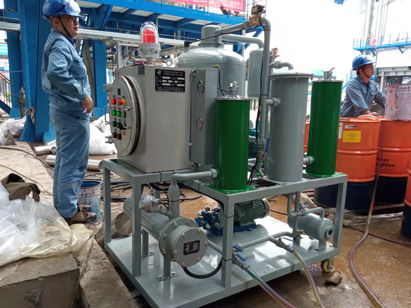 山東鑫泰石化濾油機(jī)使用現(xiàn)場